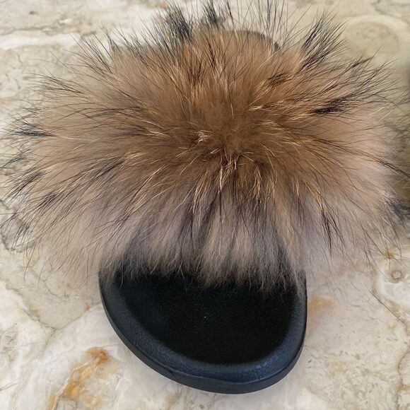 NEW! Genuine Raccoon Fur Fluffy Slide Sandals - Picture 4 of 9